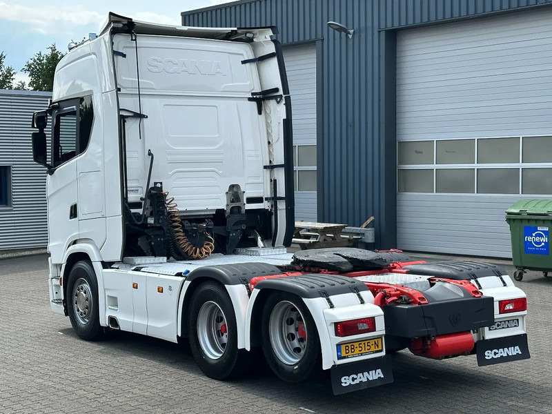 Scania S650 V8 6x2 Boogie / Retarder / 2 Tank / Full Air / Full Spoiler - Tracteur routier: photos 4 Scania S650 V8 6x2 Boogie / Retarder / 2 Tank / Full Air / Full Spoiler - Tracteur routier: photos 4