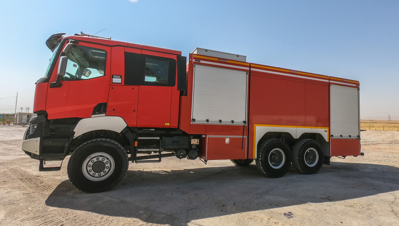 Renault SZCZESNIAK K-500 TLF 9000/1000 6x6 - Camion de pompier: photos 2 Renault SZCZESNIAK K-500 TLF 9000/1000 6x6 - Camion de pompier: photos 2
