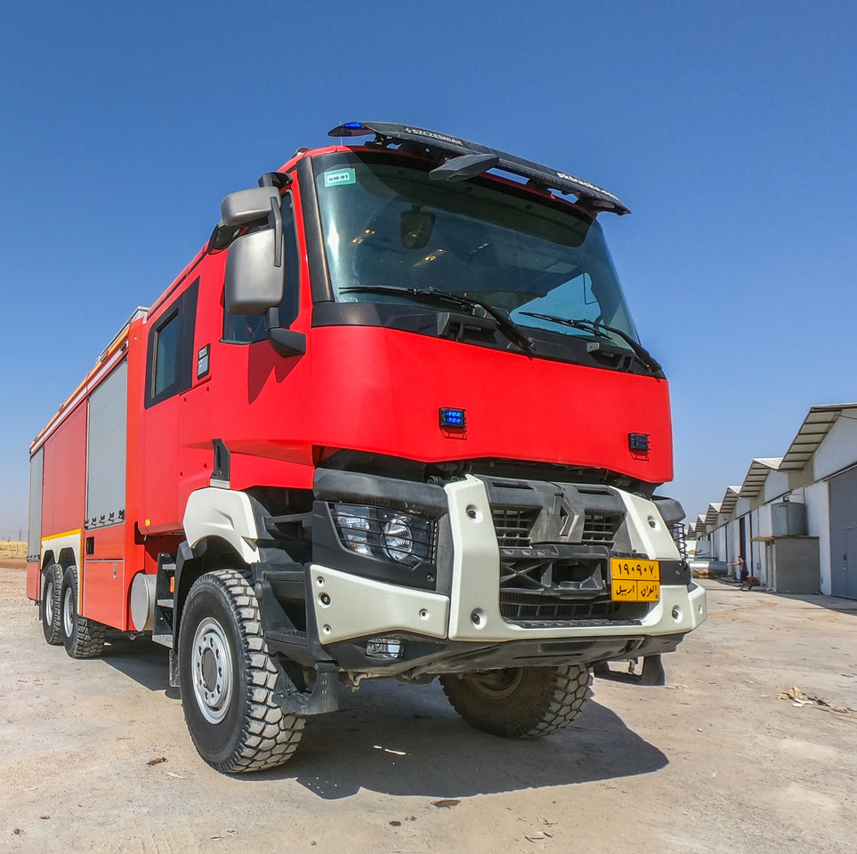 Renault SZCZESNIAK K-500 TLF 9000/1000 6x6 - Camion de pompier: photos 1 Renault SZCZESNIAK K-500 TLF 9000/1000 6x6 - Camion de pompier: photos 1