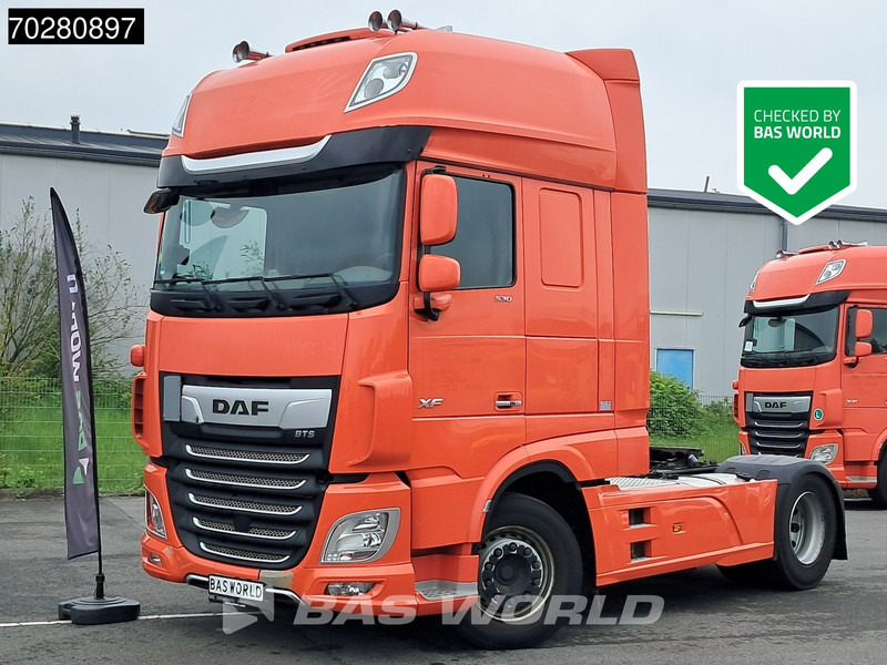 DAF XF 530 4X2 SSC Retarder 2x Tanks Standklima Navi ACC LED - Tracteur routier: photos 1 DAF XF 530 4X2 SSC Retarder 2x Tanks Standklima Navi ACC LED - Tracteur routier: photos 1