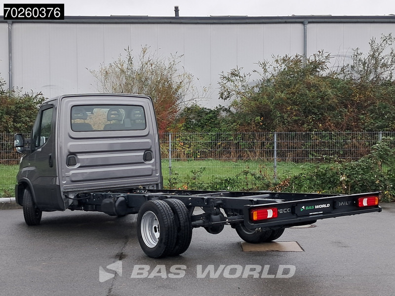 Iveco Daily 35C21 Neu! 3.0L 2025-Modell Automatik 210PS Radstand 410 Fahrgestell Doppelbereifung LED ACC Klima Euro6 Chassis A/C - Véhicule utilitaire: photos 5 Iveco Daily 35C21 Neu! 3.0L 2025-Modell Automatik 210PS Radstand 410 Fahrgestell Doppelbereifung LED ACC Klima Euro6 Chassis A/C - Véhicule utilitaire: photos 5