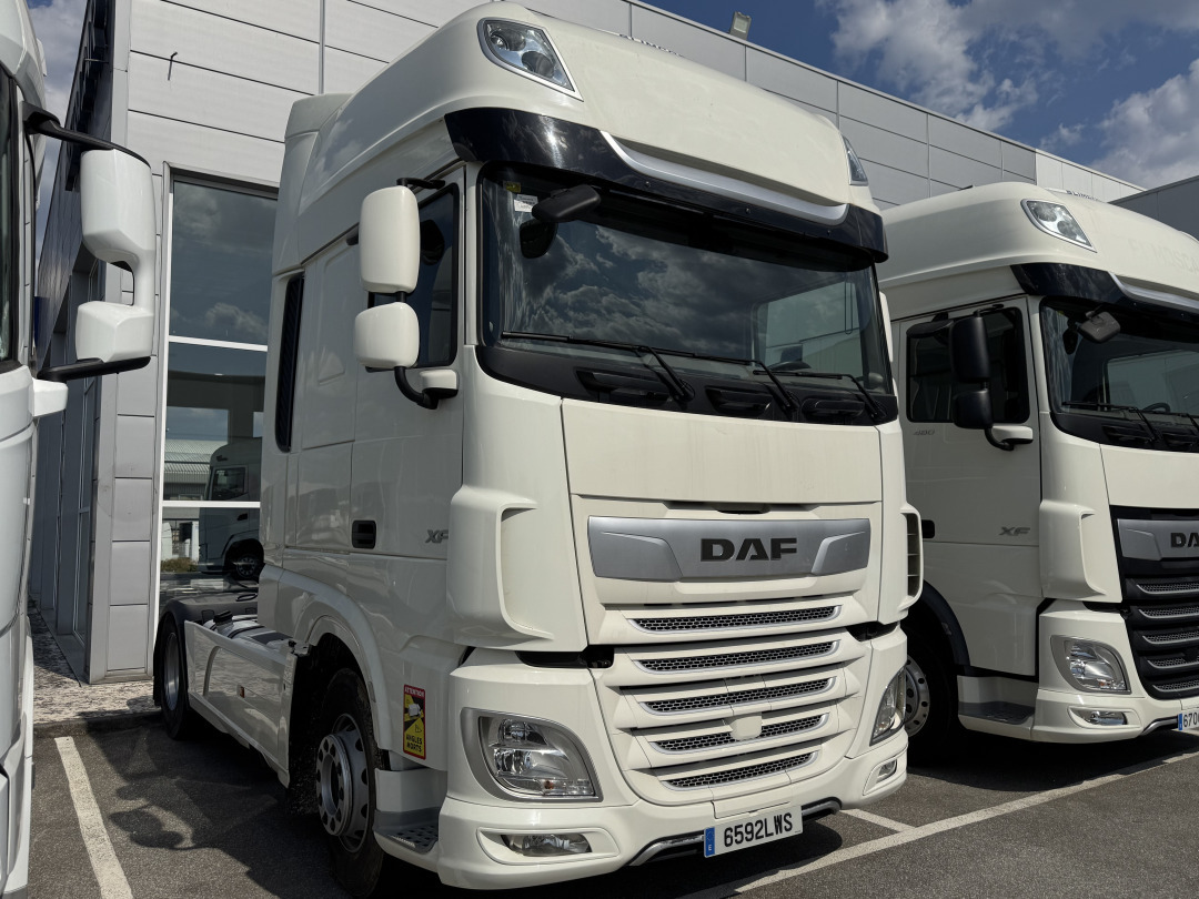 DAF XF 530 Super Space Cab - Tracteur routier: photos 1 DAF XF 530 Super Space Cab - Tracteur routier: photos 1