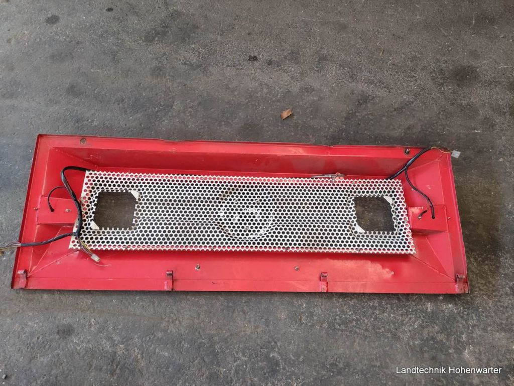 Lindner Motorhaube zu T 3500 (15678) - Capot pour Camion: photos 3 Lindner Motorhaube zu T 3500 (15678) - Capot pour Camion: photos 3