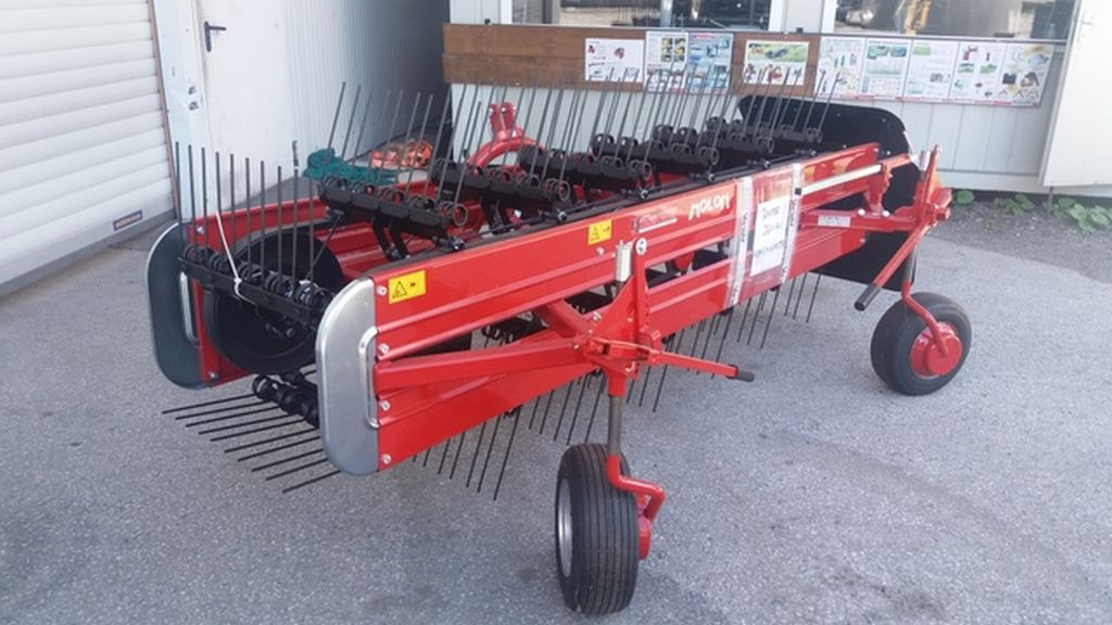 Molon 260/5R Pro zu Traktor (15864) - Faneuse: photos 2 Molon 260/5R Pro zu Traktor (15864) - Faneuse: photos 2