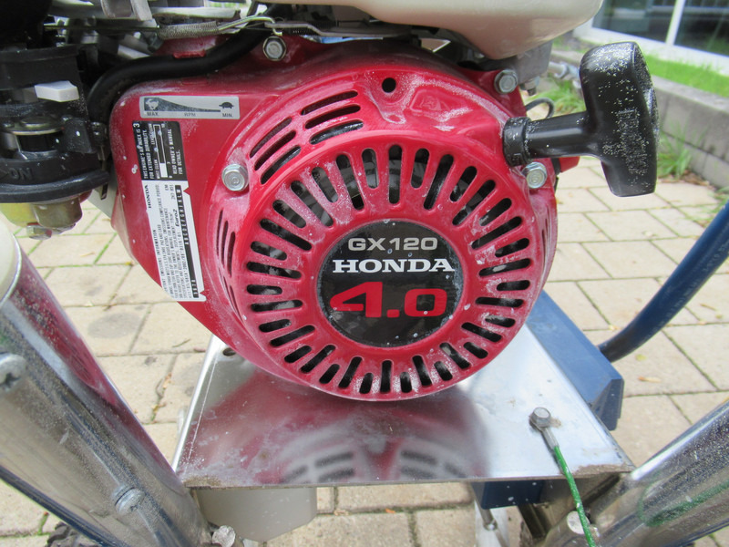 GMAX GRACO 3400 HONDA Verfspuit Lijnentrek / spuit apparaat Airless Sprayer - Compresseur d'air: photos 4 GMAX GRACO 3400 HONDA Verfspuit Lijnentrek / spuit apparaat Airless Sprayer - Compresseur d'air: photos 4