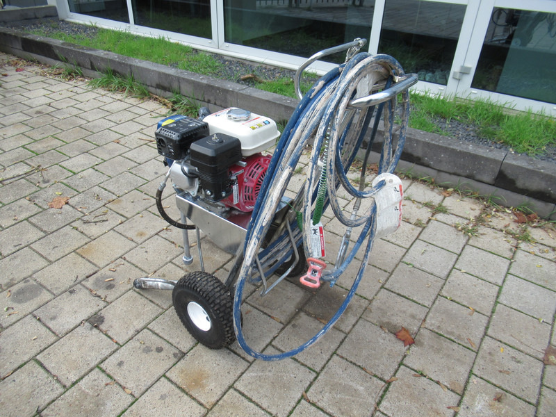 GMAX GRACO 3400 HONDA Verfspuit Lijnentrek / spuit apparaat Airless Sprayer - Compresseur d'air: photos 3 GMAX GRACO 3400 HONDA Verfspuit Lijnentrek / spuit apparaat Airless Sprayer - Compresseur d'air: photos 3