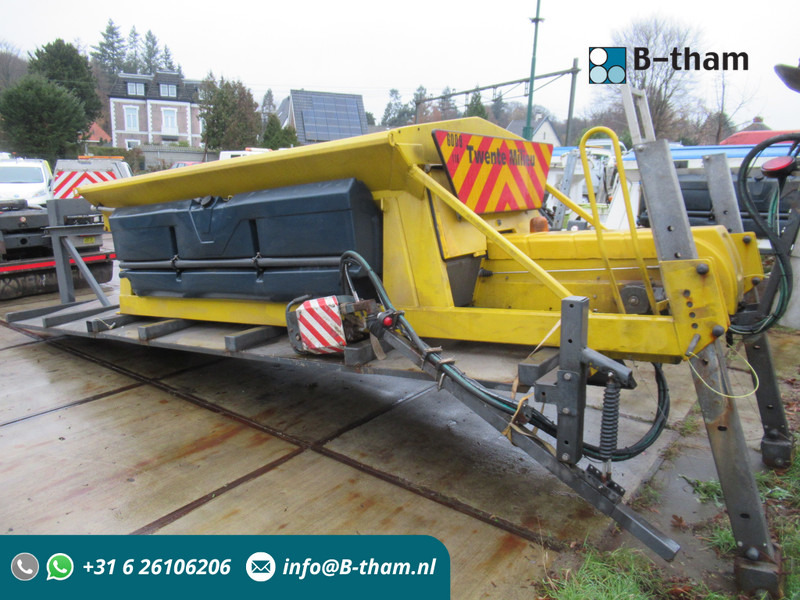 NIDO STRATOS B40-42 PALN Rotopower 4m3 + 2.200L Salzstreuer Saltspreader Zoutstrooier - Epandeur de sable: photos 1 NIDO STRATOS B40-42 PALN Rotopower 4m3 + 2.200L Salzstreuer Saltspreader Zoutstrooier - Epandeur de sable: photos 1