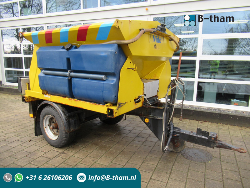 NIDO Stratos B17-18 AWAXN 1.8m3 + 880L Salz streuer Salt Spreader - Epandeur de sable: photos 1 NIDO Stratos B17-18 AWAXN 1.8m3 + 880L Salz streuer Salt Spreader - Epandeur de sable: photos 1