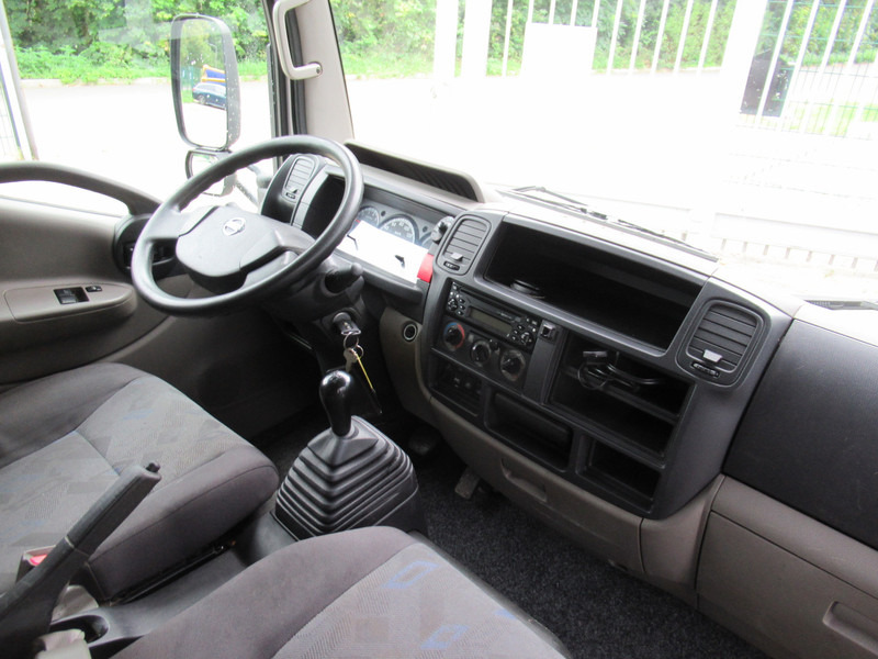 Camion fourgon Nissan Cabstar TL 3513 Bakwagen: photos 11