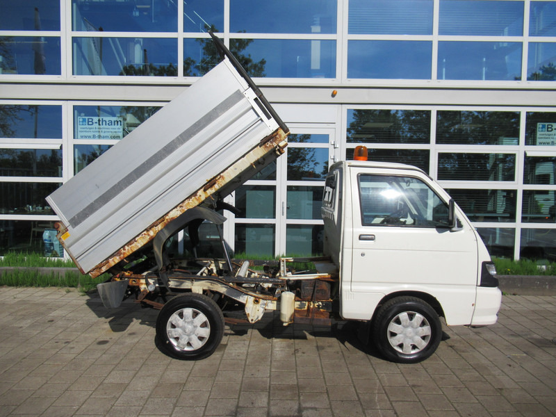 Piaggio Porter 1.3 Kipper SL Extra - Utilitaire benne: photos 4 Piaggio Porter 1.3 Kipper SL Extra - Utilitaire benne: photos 4