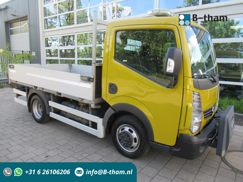 Renault Maxity 2.5DCi 107KW Airco Open laadbak Twist Lock - Utilitaire plateau: photos 1 Renault Maxity 2.5DCi 107KW Airco Open laadbak Twist Lock - Utilitaire plateau: photos 1
