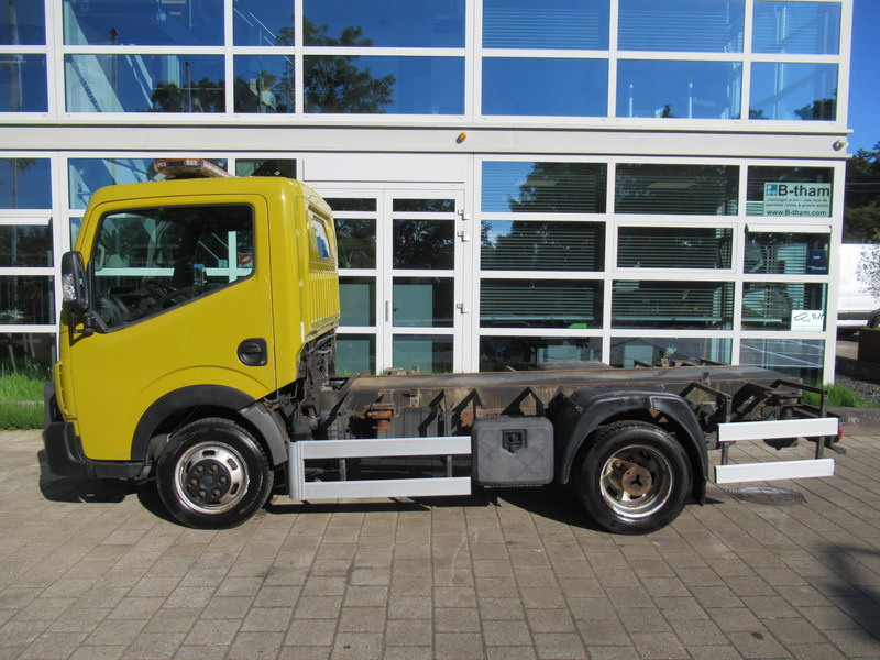 Renault Maxity 2.5DCi 107KW Airco Open laadbak Twist Lock - Utilitaire plateau: photos 4 Renault Maxity 2.5DCi 107KW Airco Open laadbak Twist Lock - Utilitaire plateau: photos 4