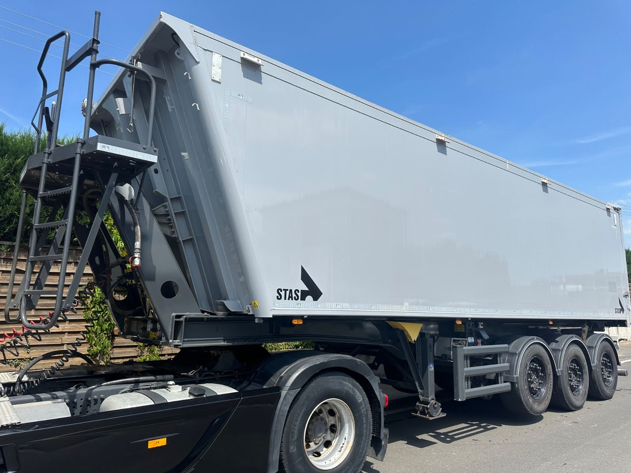 Stas S300CX/AgroSTAR/49m³/2x Lift/ Alu - Semi-remorque benne: photos 2 Stas S300CX/AgroSTAR/49m³/2x Lift/ Alu - Semi-remorque benne: photos 2