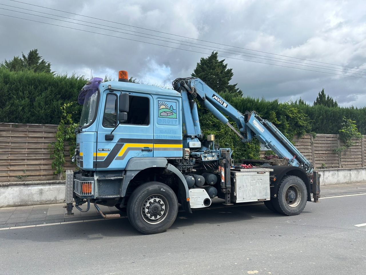 MAN F2000/19.464/4x4/defect crane/AHK - Tracteur routier: photos 1 MAN F2000/19.464/4x4/defect crane/AHK - Tracteur routier: photos 1