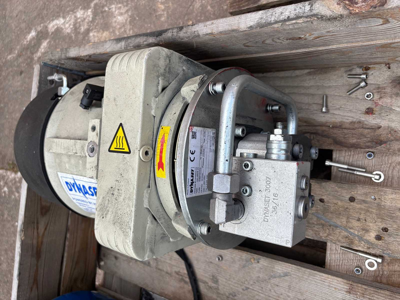 Hydraulic compressor Dynaset HKL 400 - Compresseur d'air: photos 2 Hydraulic compressor Dynaset HKL 400 - Compresseur d'air: photos 2