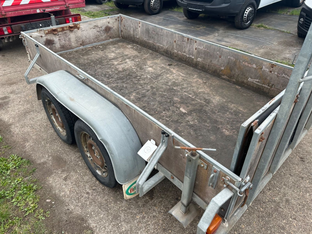 BAOS TIEFLADER 2 ACHSER 2000KG 1500 KG NUTZLAST - Remorque porte-engin surbaissée: photos 3 BAOS TIEFLADER 2 ACHSER 2000KG 1500 KG NUTZLAST - Remorque porte-engin surbaissée: photos 3