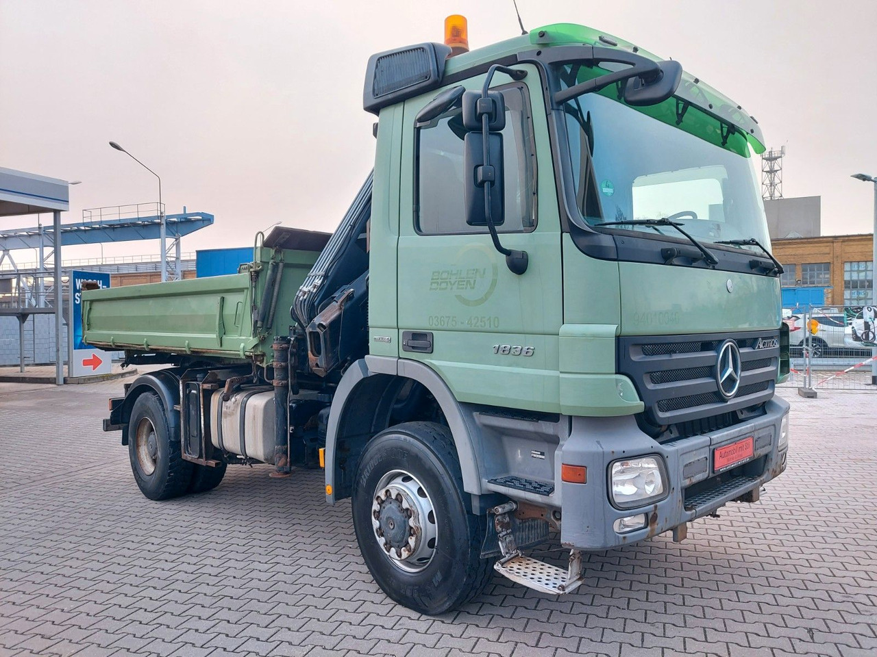 Mercedes-Benz Actros 2/3 6-Zyl.1836 ALLRAD 4x4 Dreiseitk: Kran Mercedes-Benz Actros 2/3 6-Zyl.1836 ALLRAD 4x4 Dreiseitk. Kran - Camion benne, Camion grue: photos 2 Mercedes-Benz Actros 2/3 6-Zyl.1836 ALLRAD 4x4 Dreiseitk: Kran Mercedes-Benz Actros 2/3 6-Zyl.1836 ALLRAD 4x4 Dreiseitk. Kran - Camion benne, Camion grue: photos 2