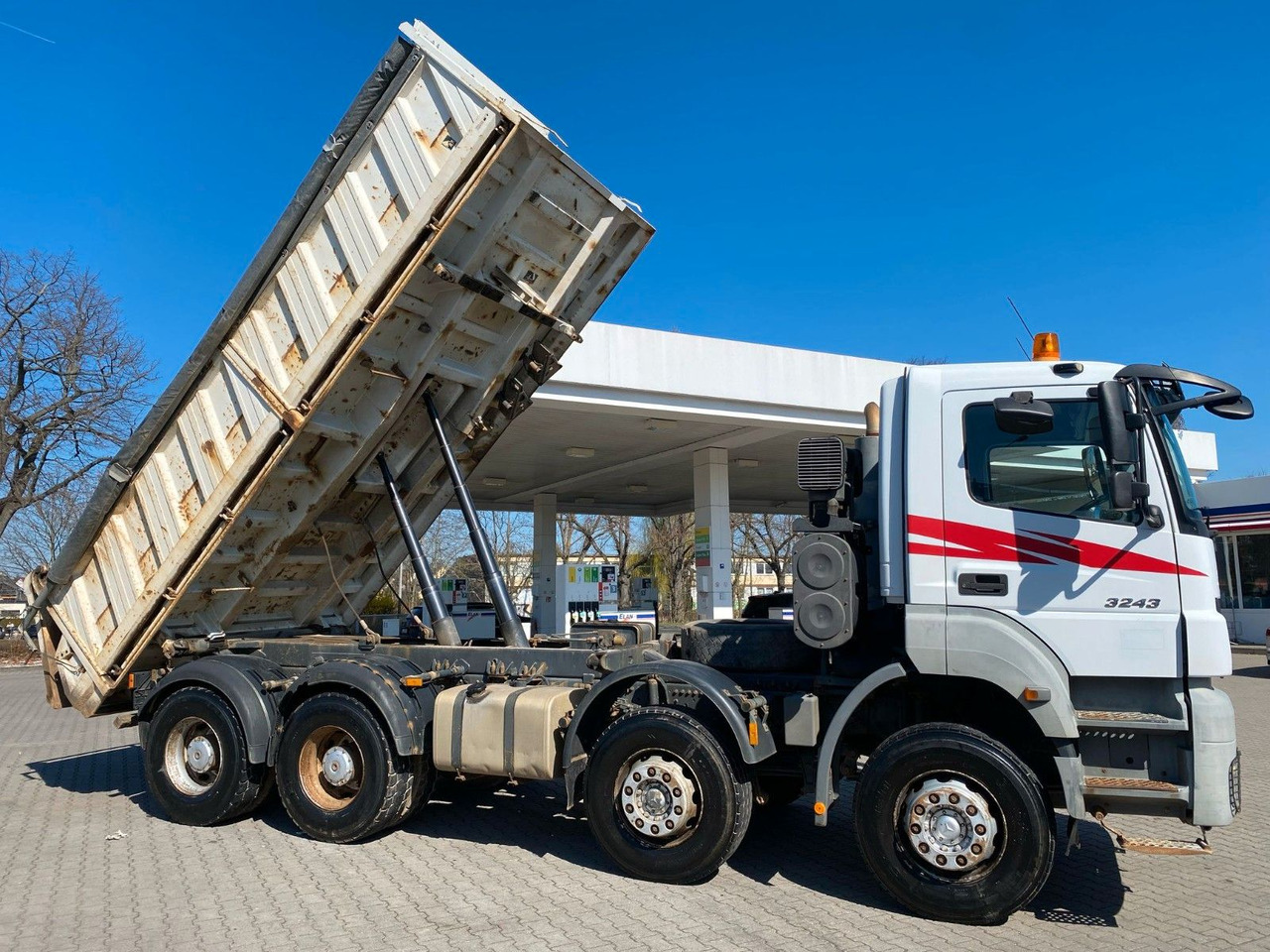 Mercedes-Benz Axor 2 C 4-Achser 3243 8x4 Kipp RETARDER MEILLER - Camion benne: photos 1 Mercedes-Benz Axor 2 C 4-Achser 3243 8x4 Kipp RETARDER MEILLER - Camion benne: photos 1