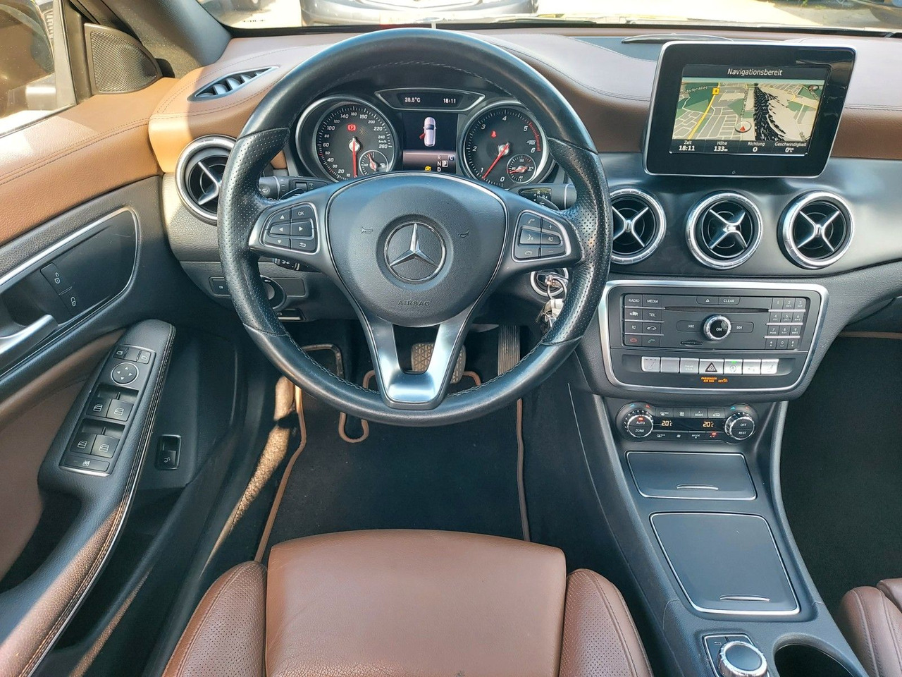 Mercedes-Benz CLA 220 CLA -Klasse Shooting Brake AMG ACC - Voiture: photos 2 Mercedes-Benz CLA 220 CLA -Klasse Shooting Brake AMG ACC - Voiture: photos 2