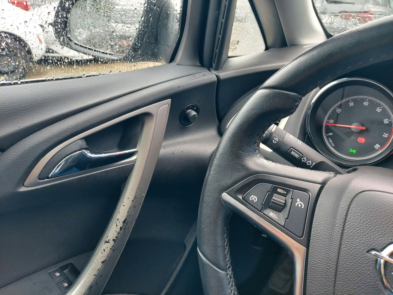 Opel Astra J Lim. 5-trg. 150 Jahre Opel Xenon Leder - Berline: photos 4 Opel Astra J Lim. 5-trg. 150 Jahre Opel Xenon Leder - Berline: photos 4
