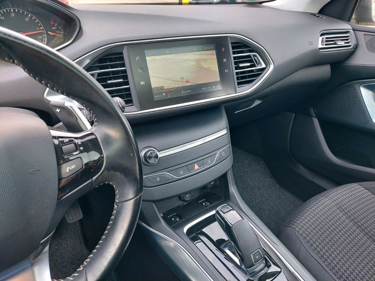 Voiture break Peugeot 308 SW Active Business Panorama DAB Navi LED: photos 7