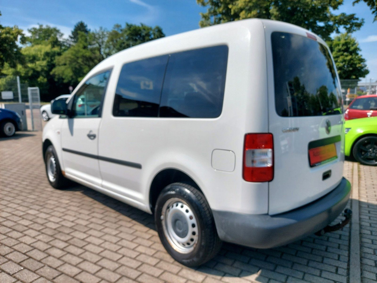 Volkswagen Caddy Kombi 1.9 Tdi Klima max. 5 Sitze AHK - Transport de personnes: photos 5 Volkswagen Caddy Kombi 1.9 Tdi Klima max. 5 Sitze AHK - Transport de personnes: photos 5