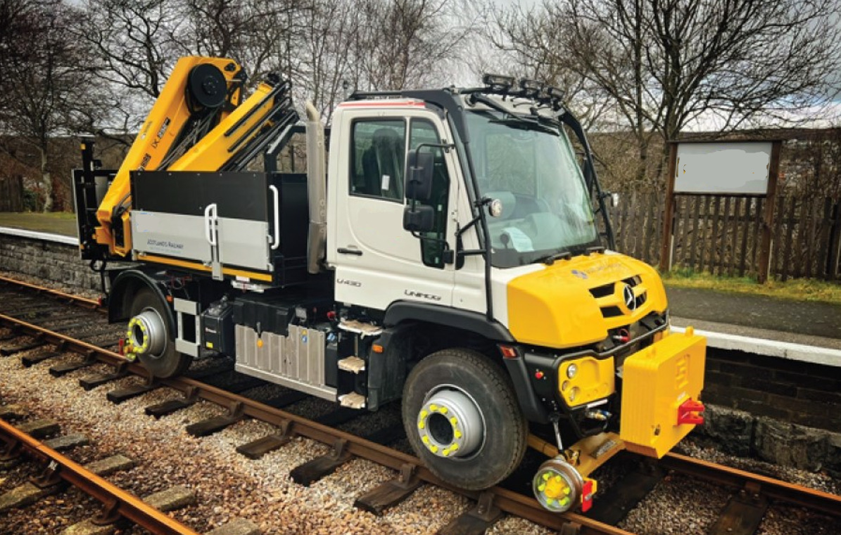 UNIMOG Unimog 423, 4x4, Mercedes Benz, Hiab - Camion grue: photos 1 UNIMOG Unimog 423, 4x4, Mercedes Benz, Hiab - Camion grue: photos 1