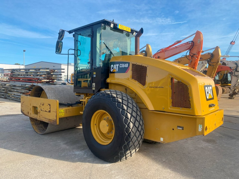 Caterpillar CS64B NVT - Compacteur: photos 1 Caterpillar CS64B NVT - Compacteur: photos 1