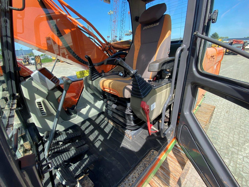 Doosan DX 225 LC NVT - Pelle sur chenille: photos 3 Doosan DX 225 LC NVT - Pelle sur chenille: photos 3