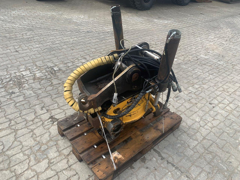 Engcon Engcon 20205 Rototilt NTP10 - Tiltrotator pour Engins de chantier: photos 4 Engcon Engcon 20205 Rototilt NTP10 - Tiltrotator pour Engins de chantier: photos 4
