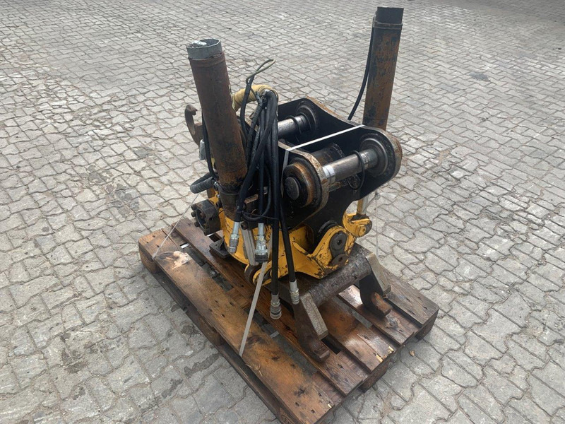 Engcon Engcon 20205 Rototilt NTP10 - Tiltrotator pour Engins de chantier: photos 3 Engcon Engcon 20205 Rototilt NTP10 - Tiltrotator pour Engins de chantier: photos 3