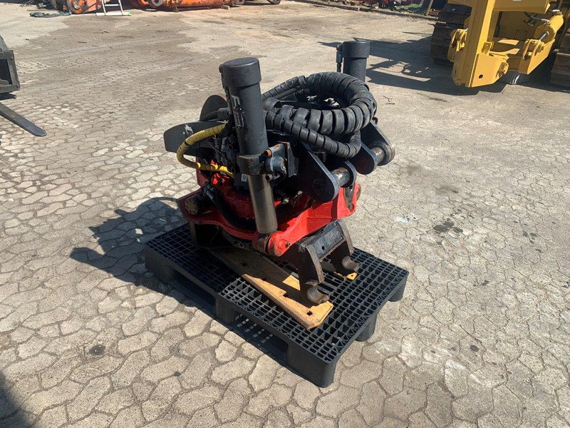 INDEXATOR R8 - Tiltrotator: photos 2 INDEXATOR R8 - Tiltrotator: photos 2