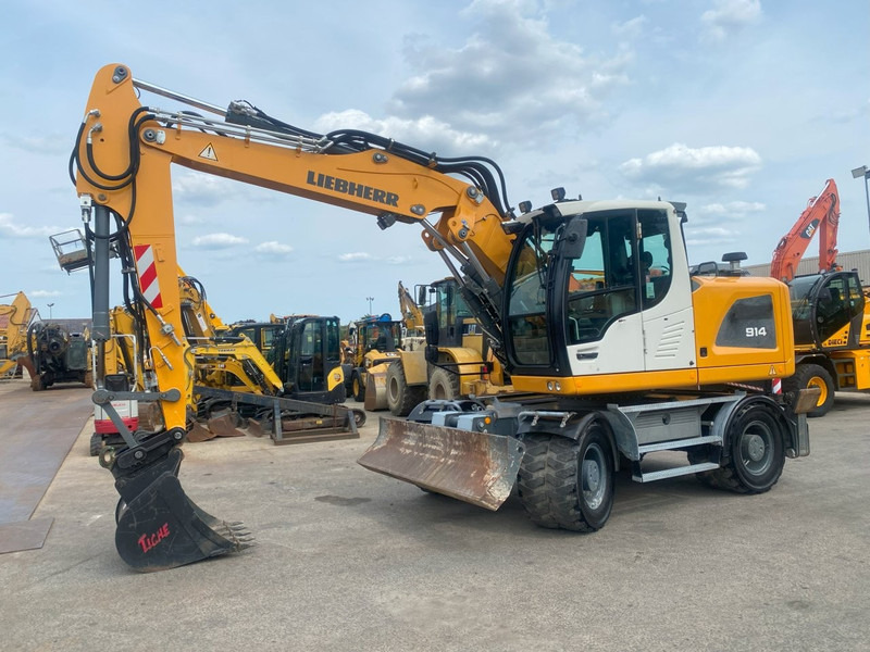 Liebherr A914 NVT - Pelle sur pneus: photos 2 Liebherr A914 NVT - Pelle sur pneus: photos 2