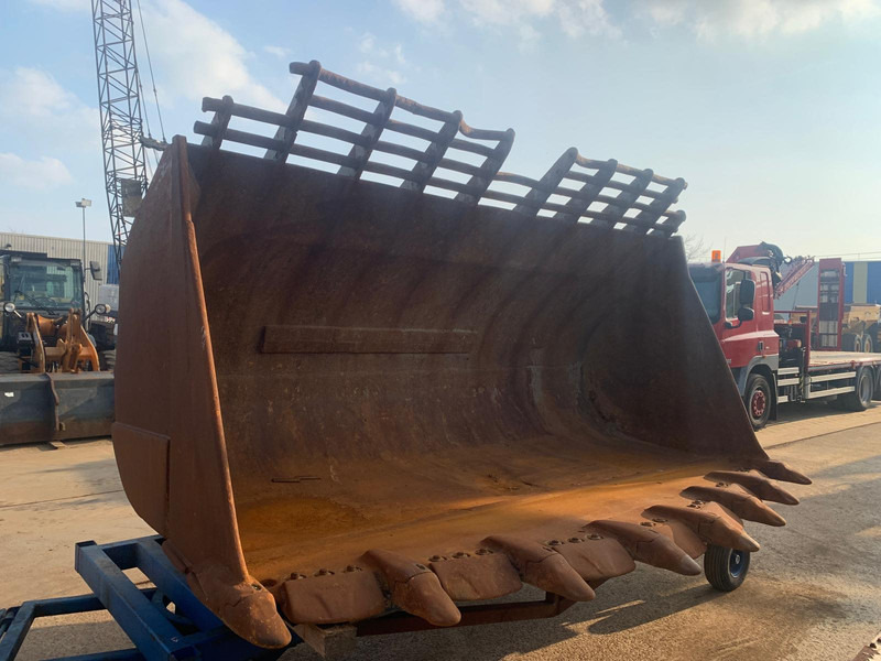 Volvo L350 F - Godet: photos 2 Volvo L350 F - Godet: photos 2