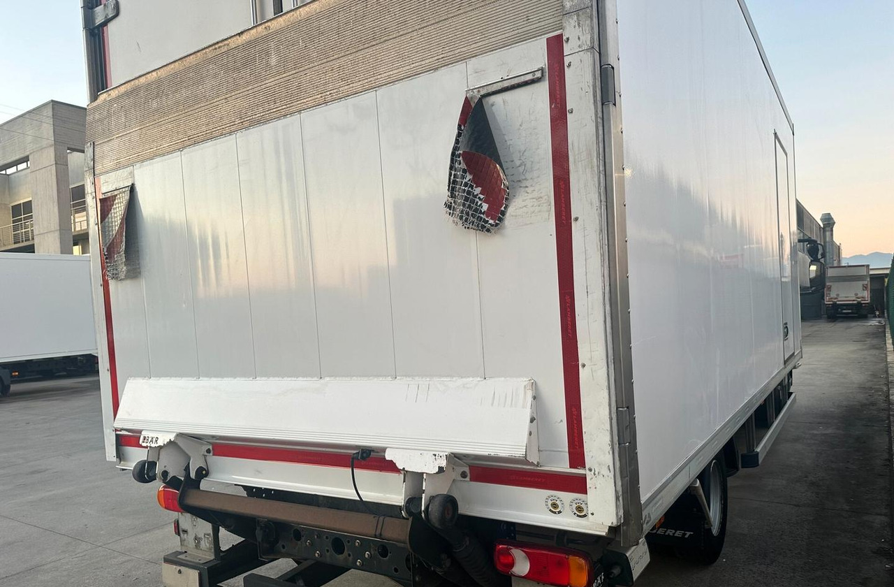 Iveco 75 E 19 P FURGONE ISOTERMICO E SPONDA - Camion frigorifique: photos 4 Iveco 75 E 19 P FURGONE ISOTERMICO E SPONDA - Camion frigorifique: photos 4