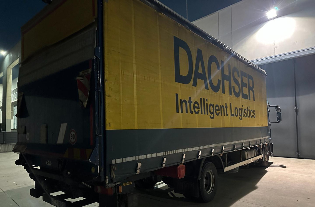 Iveco - Camion à rideaux coulissants: photos 5 Iveco - Camion à rideaux coulissants: photos 5