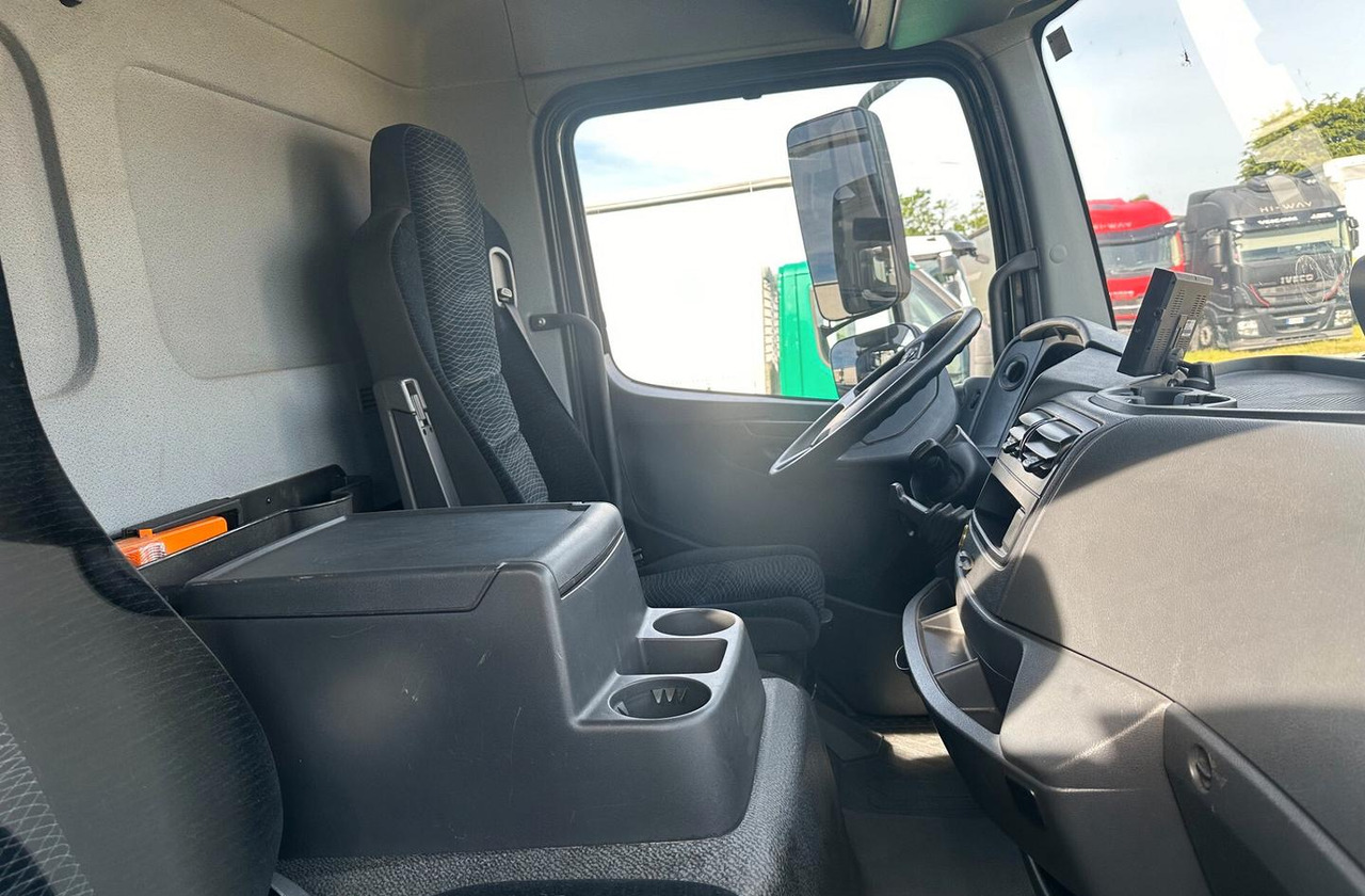 Camion fourgon MERCEDES 818 FURGONE 7 MT E SPONDA EURO 6: photos 10