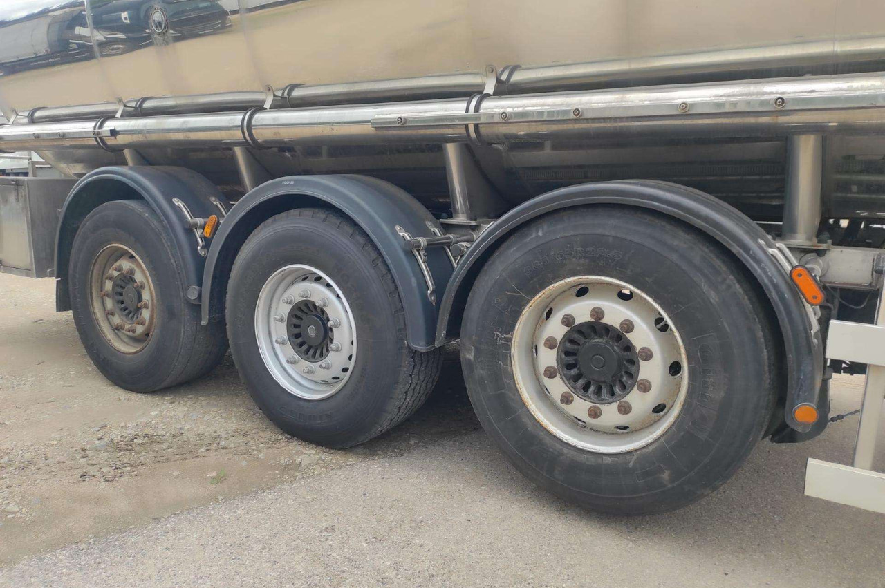 Farcinox - Semi-remorque citerne: photos 4 Farcinox - Semi-remorque citerne: photos 4