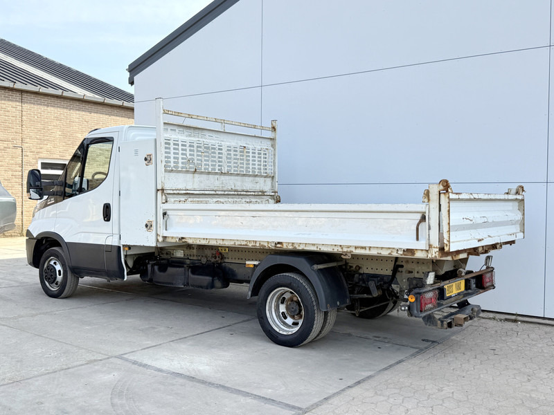 Iveco Daily 35C18 3.0 3.0 Automaat Kipper Dubbellucht 3.5t Trekhaak Airco Cruise Control - Utilitaire benne: photos 3 Iveco Daily 35C18 3.0 3.0 Automaat Kipper Dubbellucht 3.5t Trekhaak Airco Cruise Control - Utilitaire benne: photos 3