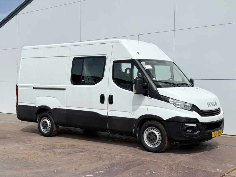 Iveco Daily 35S14 2.3 L2H2 Dubbele Cabine 7 Stoelen Airco Cruise Control Trekhaak 3.5t Lucht geveerde stoel - Fourgon utilitaire, Utilitaire double cabine: photos 4 Iveco Daily 35S14 2.3 L2H2 Dubbele Cabine 7 Stoelen Airco Cruise Control Trekhaak 3.5t Lucht geveerde stoel - Fourgon utilitaire, Utilitaire double cabine: photos 4