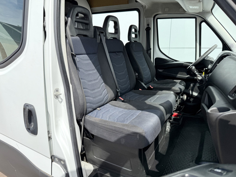 Fourgon utilitaire, Utilitaire double cabine Iveco Daily 35S14 2.3 L2H2 Dubbele Cabine 7 Stoelen Airco Cruise Control Trekhaak 3.5t Lucht geveerde stoel: photos 9