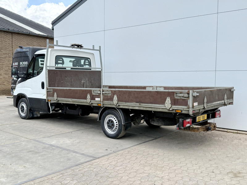 Iveco Daily 35S14 2.3 L3H1 Open Laadbak Pritsche *Bak 425cm lang* Airco Cruise Control Standkachel Trekhaak Luchtgeveerde stoel - Utilitaire plateau: photos 2 Iveco Daily 35S14 2.3 L3H1 Open Laadbak Pritsche *Bak 425cm lang* Airco Cruise Control Standkachel Trekhaak Luchtgeveerde stoel - Utilitaire plateau: photos 2