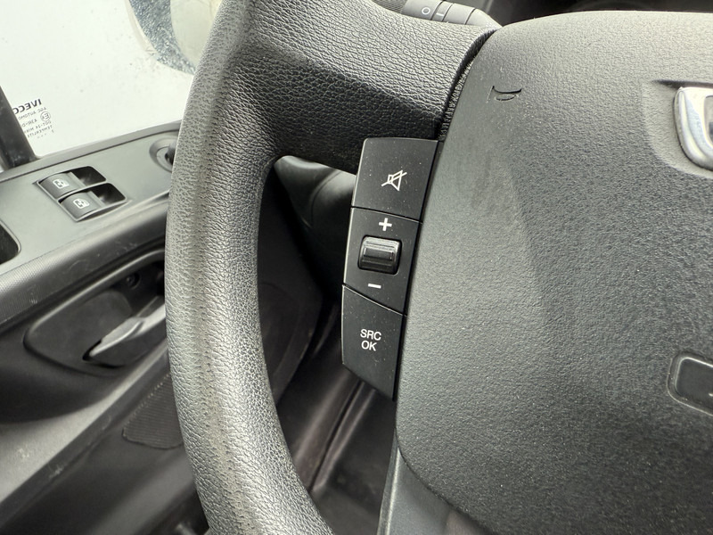 Fourgon grand volume Iveco Daily 35S16 2.3 Bakwagen met achterdeur 3,5t Trekhaak Meubelbak Koffer Airco Cruise Control Camera: photos 15 Fourgon grand volume Iveco Daily 35S16 2.3 Bakwagen met achterdeur 3,5t Trekhaak Meubelbak Koffer Airco Cruise Control Camera: photos 15