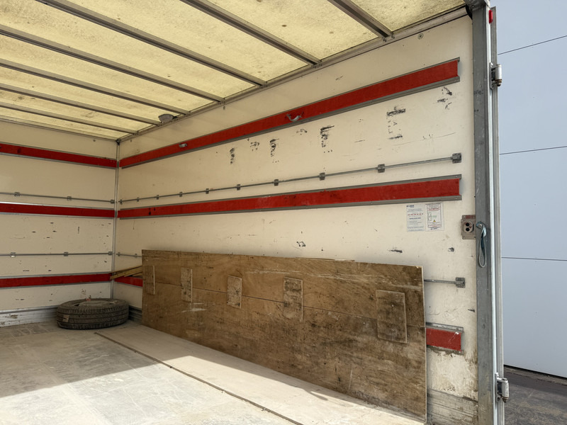 Fourgon grand volume Iveco Daily 35S16 2.3 Bakwagen met achterdeur 3,5t Trekhaak Meubelbak Koffer Airco Cruise Control Camera: photos 10 Fourgon grand volume Iveco Daily 35S16 2.3 Bakwagen met achterdeur 3,5t Trekhaak Meubelbak Koffer Airco Cruise Control Camera: photos 10