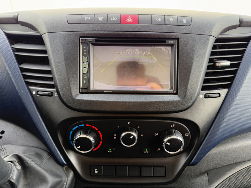 Fourgon utilitaire Iveco Daily 50C18 3.0L Automaat L4H2 Dubbellucht Airco Cruise Control Carplay Tachograaf Trekhaak Maxi: photos 17