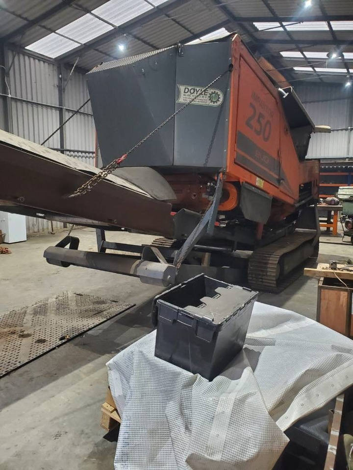 Arjes 250 Evo - Concasseur mobile: photos 5 Arjes 250 Evo - Concasseur mobile: photos 5