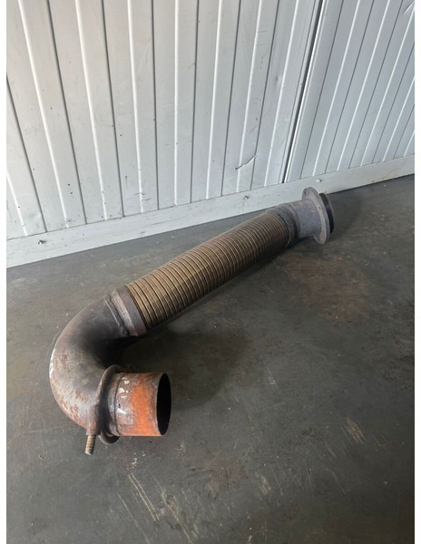 Liebherr A904 Li/A904C Li/R904/R904C - Tube d'echappement: photos 2 Liebherr A904 Li/A904C Li/R904/R904C - Tube d'echappement: photos 2