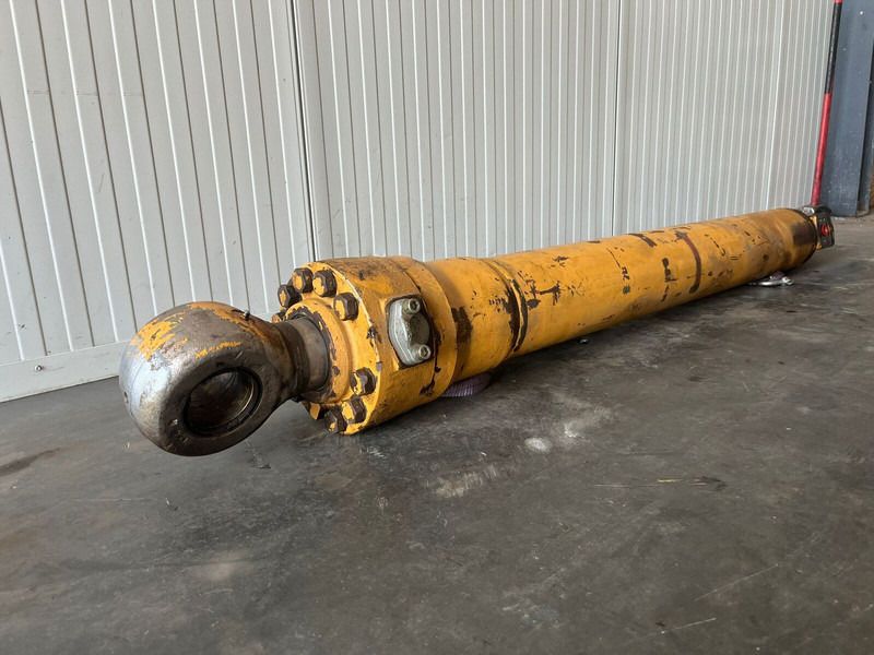 Liebherr E932 / P932 / R932 - Vérin hydraulique: photos 2 Liebherr E932 / P932 / R932 - Vérin hydraulique: photos 2