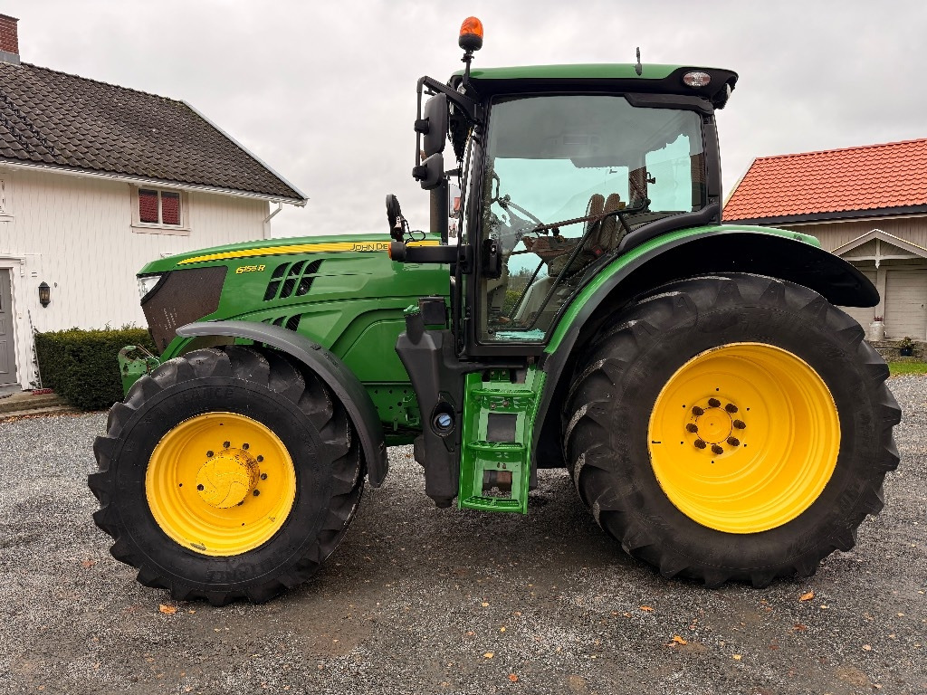 John Deere 6155 R - Tracteur agricole: photos 1 John Deere 6155 R - Tracteur agricole: photos 1