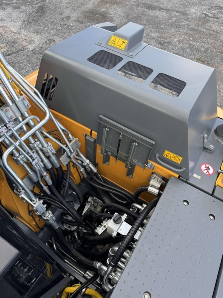 Pelle sur chenille Liebherr R926 Compact LC: photos 16